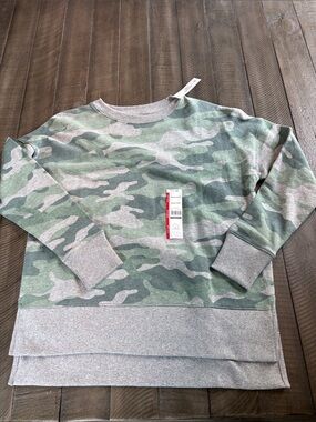Time and Tru Green Camo Pullover Sweatshirt